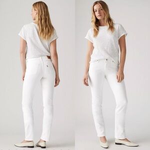 LEVI’S Classic Straight Jeans in White NWT Size 2